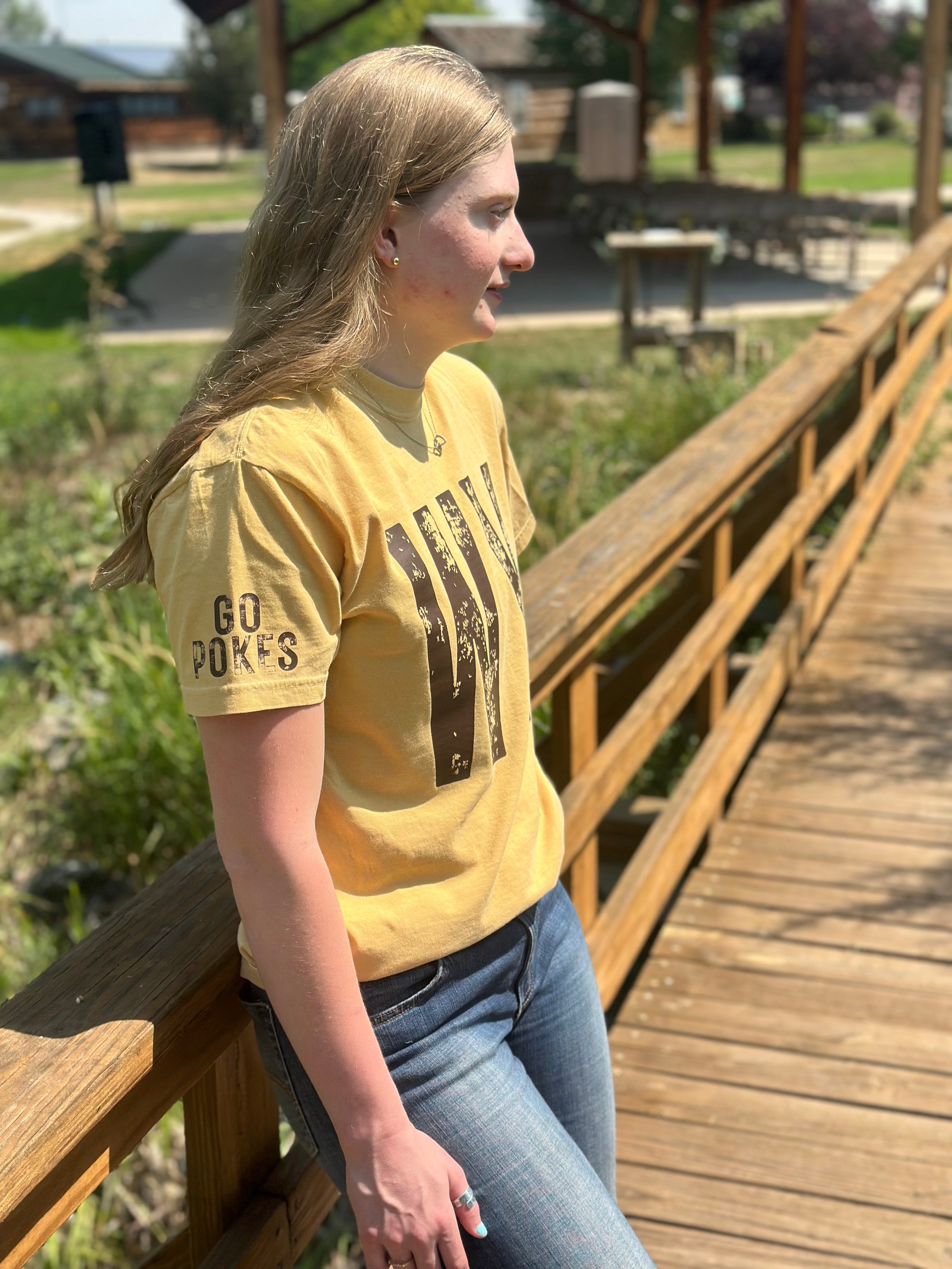 WY distressed Comfort Colors T-Shirt