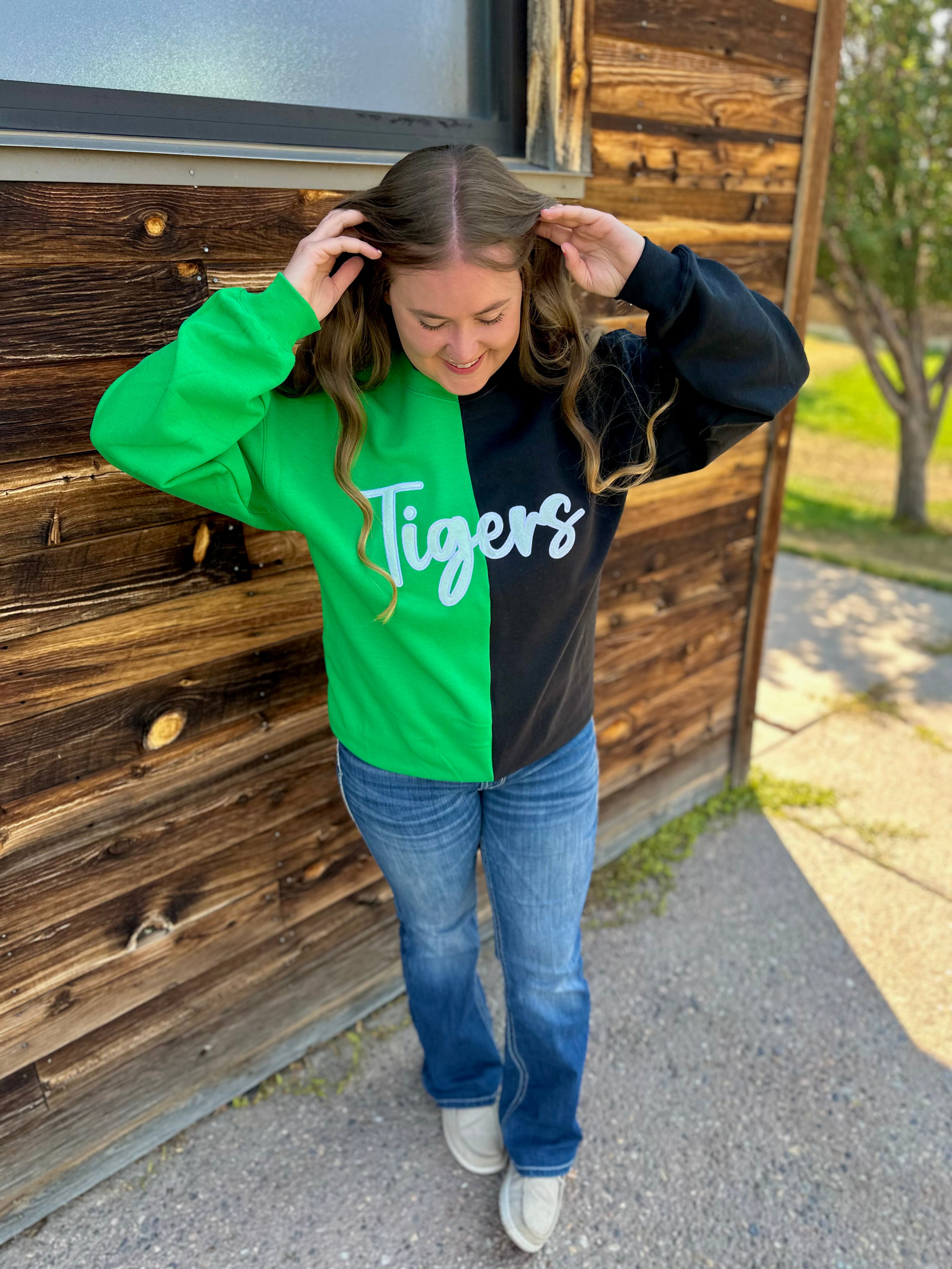Double color Embrodiered Tigers Crewneck