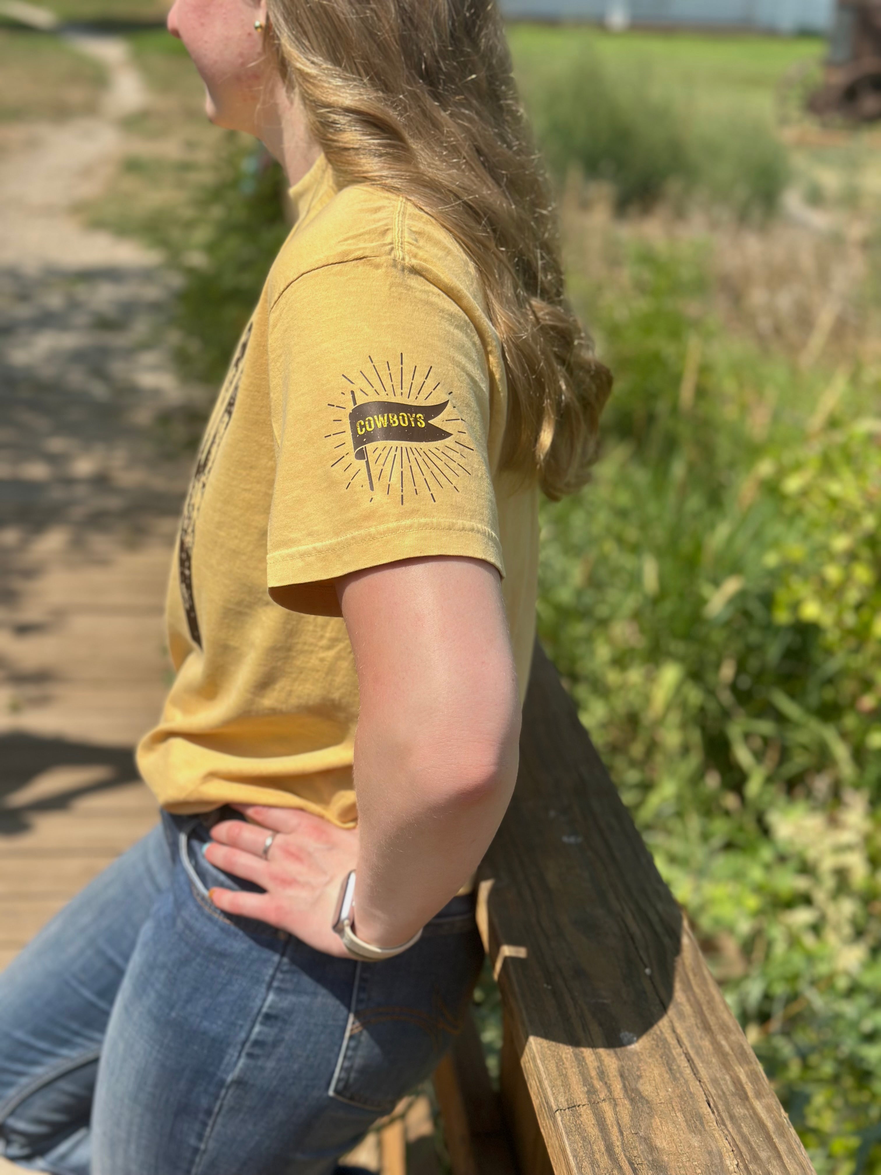 WY distressed Comfort Colors T-Shirt
